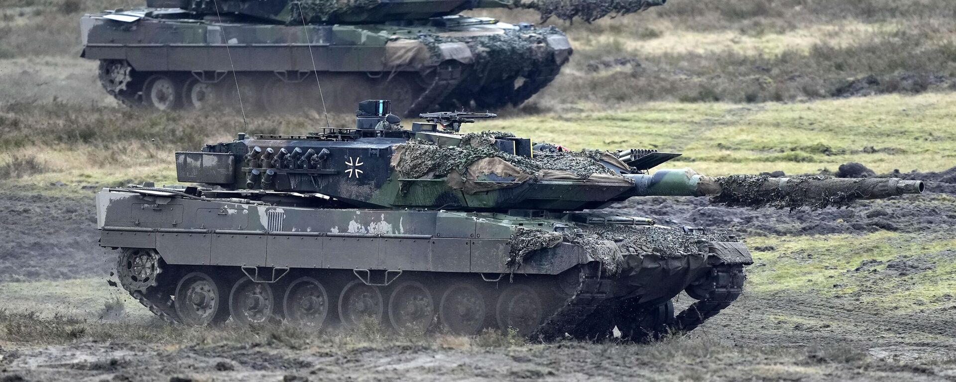 Dos tanques alemanes Leopard 2 - Sputnik Mundo, 1920, 10.06.2023