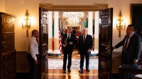 El secretario Blinken y el ministro de exteriores Tajani dieron una conferencia de prensa este lunes en Washington. - Sputnik Mundo