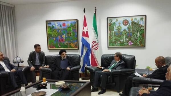 El presidente iraní, Ebrahim Raisi, es recibido por una comitiva cubana en La Habana - Sputnik Mundo