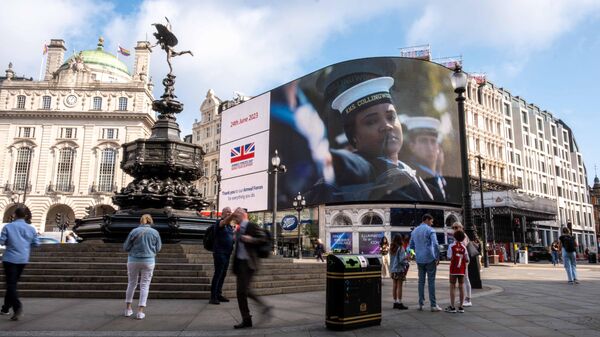Promoción de las fuerzas armadas de Reino Unido en la plaza Piccadilly Circus, de Londres   - Sputnik Mundo