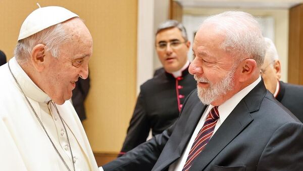 El presidente de Brasil, Lula da Silva, se reúne con el papa Francisco, el 21 de junio, 2023 - Sputnik Mundo