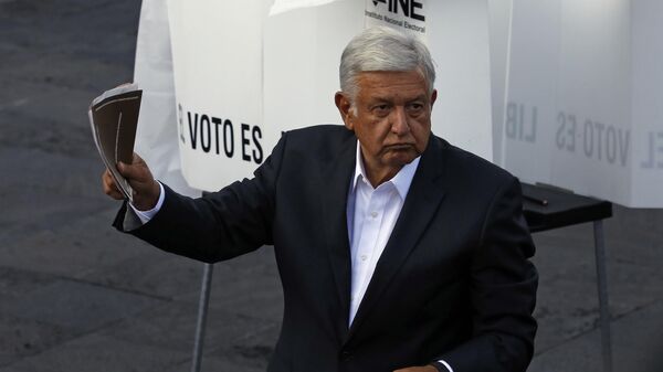 El entonces candidato a la Presidencia de México por Morena, Andrés Manuel López Obrador. - Sputnik Mundo