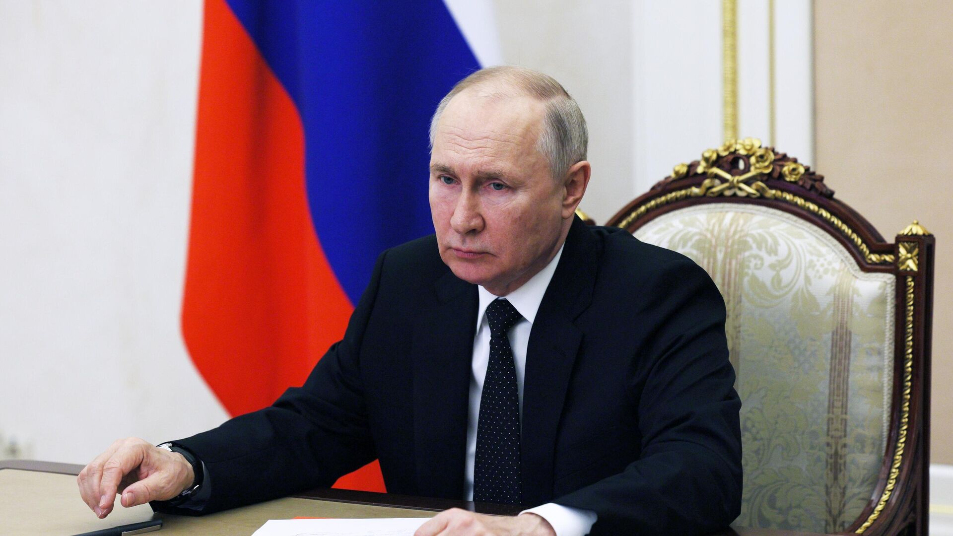 Vladímir Putin, el presidente de Rusia, celebra una reunión operativa con los miembros permanentes del Consejo de Seguridad de Rusia por videoconferencia, el 22 de junio de 2023  - Sputnik Mundo, 1920, 22.06.2023