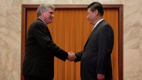 Los presidentes de Cuba y China, Miguel Díaz-Canel y Xi Jinping (archivo) - Sputnik Mundo