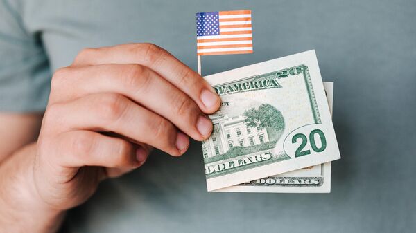 La economía de Estados Unidos ahora enfrenta un nuevo problema: los ahorros personales. - Sputnik Mundo