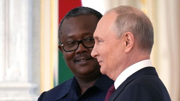 El presidente de Guinea Bissau, Umaro Sissoco Embaló, y el presidente ruso, Vladímir Putin, en una reunión el 29 de julio 2023  - Sputnik Mundo