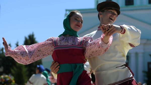 Eslavos, participantes de una fiesta nacional rusa en Tataristán, Rusia (archivo) - Sputnik Mundo