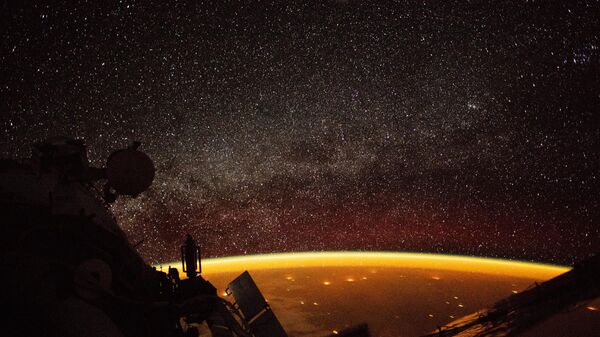 Vista nocturna de la EEI sobre Australia - Sputnik Mundo