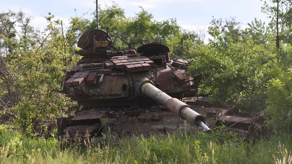 Un tanque ucraniano destruido  - Sputnik Mundo
