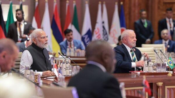 El primer ministro de la India, Narendra Modi y el presidente de Brasil, Luiz Inacio Lula da Silva en la cumbre del G20 en Nueva Delhi. - Sputnik Mundo