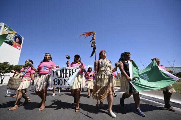 Las participantes la 3.ª Marcha de Mujeres Indígenas. - Sputnik Mundo