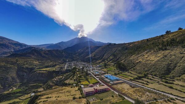 El volcán de Ubinas, en Perú (archivo) - Sputnik Mundo