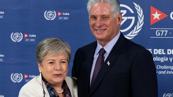 La canciller mexicana, Alicia Barcena, y el presidente cubano, Miguel Díaz-Canel, en la Cumbre del G77 + China - Sputnik Mundo