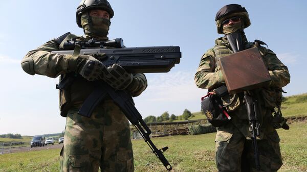 Tropas en la provincia rusa de Bélgorod con un arma antidrones - Sputnik Mundo