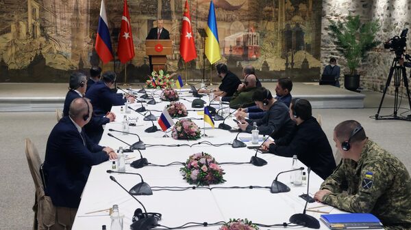 Las negociaciones entre Rusia y Ucrania en Estambul, Turquía - Sputnik Mundo