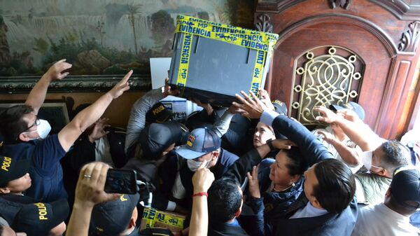 Retiro de actas electorales por operación del Ministerio Público en Guatemala - Sputnik Mundo
