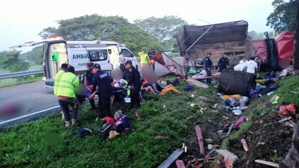 Se brinda atención tras accidente carretero en Pijijiapan - Sputnik Mundo