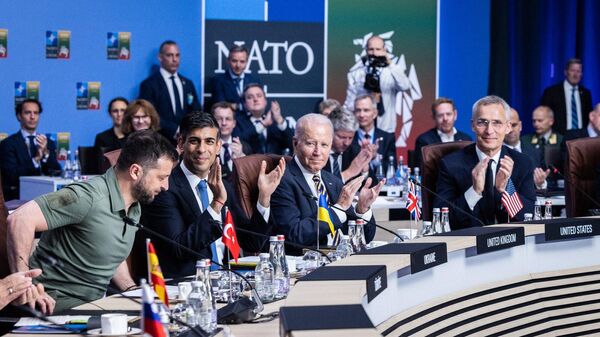 Los mandatarios de Ucrania, Reino Unido y Estados Unidos junto al secretario general de la OTAN - Sputnik Mundo