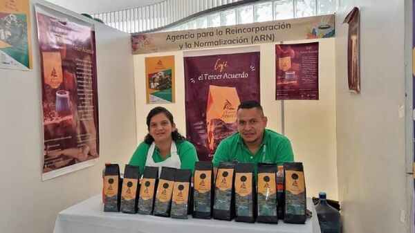 De las armas a los cafetos: los ex-FARC que elaboran café como una apuesta de paz - Sputnik Mundo