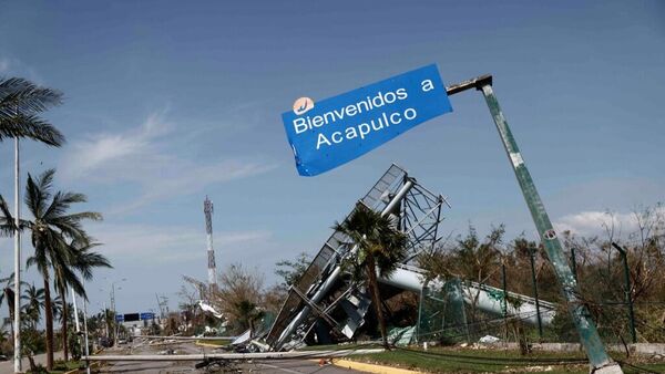 Otis causó graves destrozos en Acapulco, uno de los puertos más turísticos de México - Sputnik Mundo