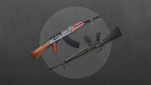 AK-47 vs M16: las dos leyendas, cara a cara - Sputnik Mundo