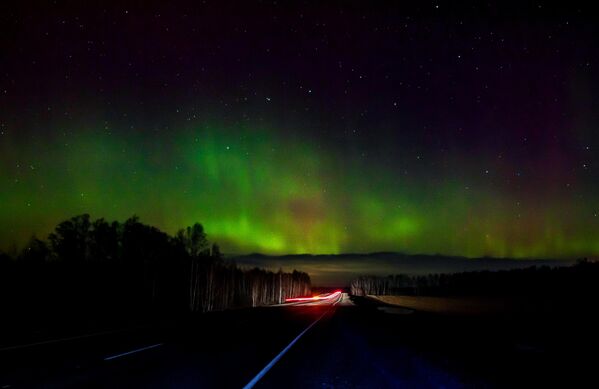 Aurora boreal en Cheliábinsk, Rusia. - Sputnik Mundo