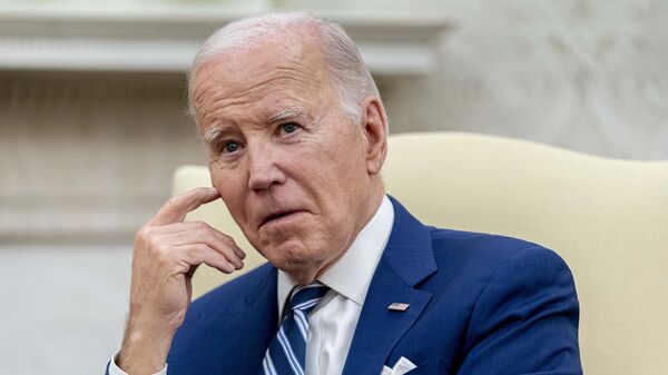 Joe Biden, el presidente de EEUU, durante la reunión en el Despacho Oval de la Casa Blanca, el lunes 13 de noviembre de 2023, en Washington - Sputnik Mundo