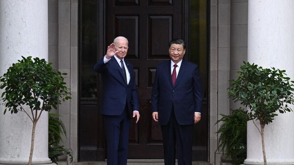 Joe Biden y Xi Jinping - Sputnik Mundo