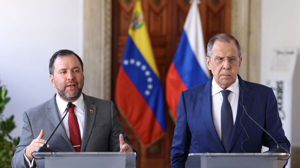 El ministro de Asuntos Exteriores venezolano, Yván Gil Pinto, y el canciller ruso, Serguéi Lavrov - Sputnik Mundo