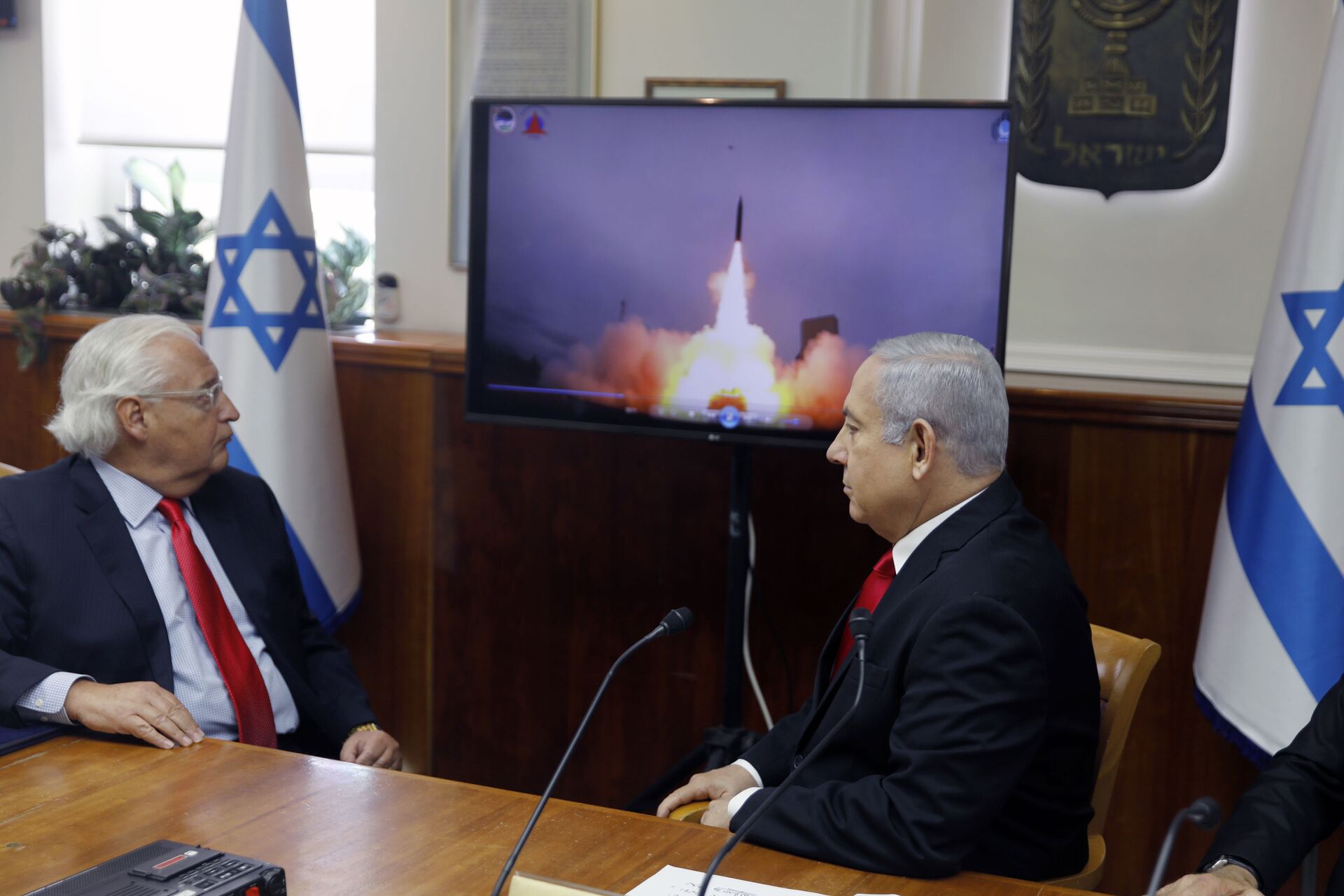 Benjamin Netanyahu y David Friedman observan la prueba del misil Arrow 3 - Sputnik Mundo, 1920, 18.11.2023