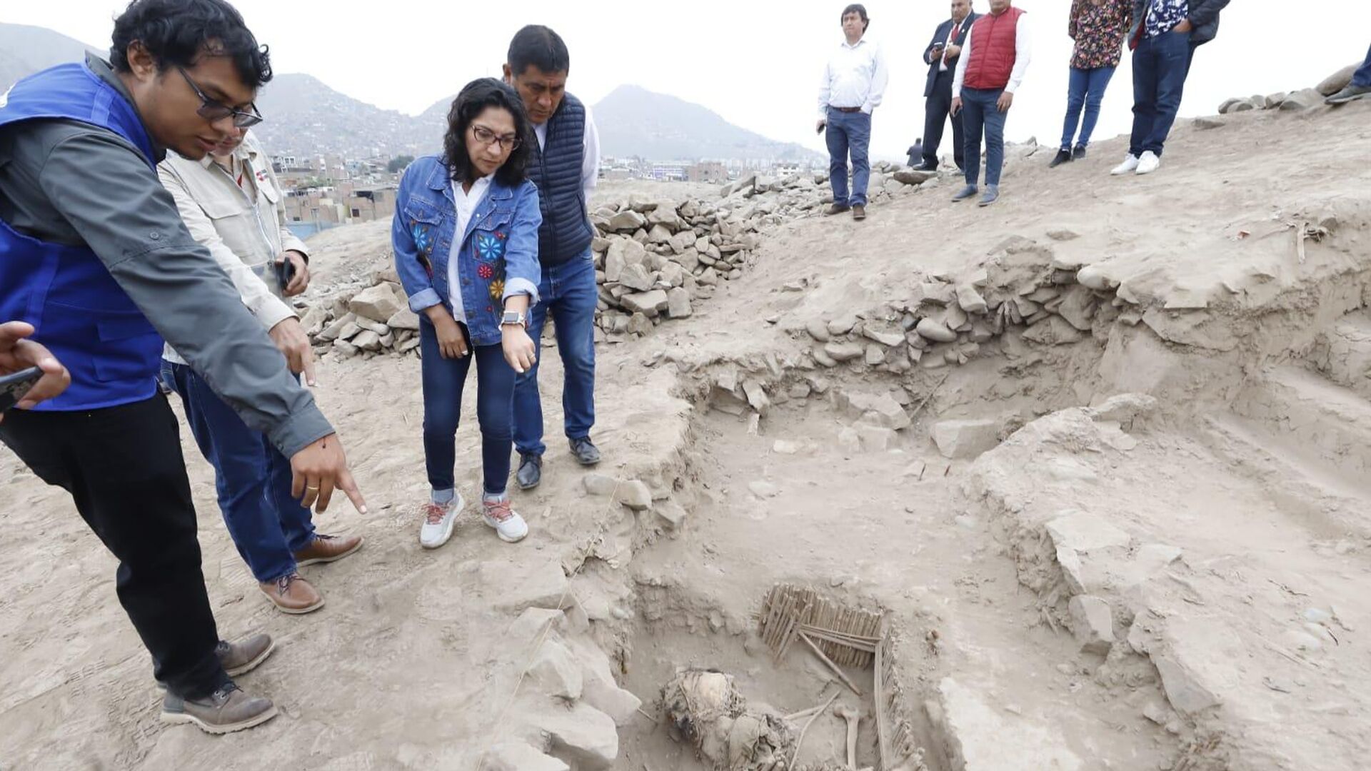  Пять моих мумий В районе Лимы найдены тысячелетние артефакты | Фотографии