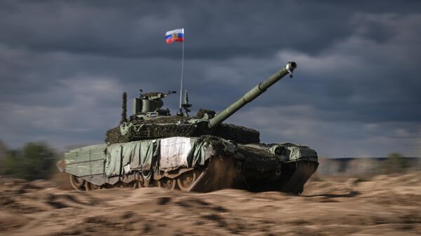 Tanque ruso T-90M Breakthrough (archivo) - Sputnik Mundo