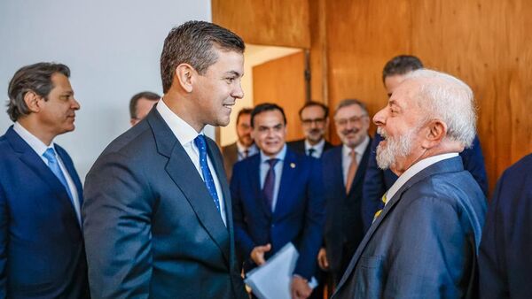 Los presidentes de Paraguay y Brasil, Santiago Peña y Lula da Silva - Sputnik Mundo