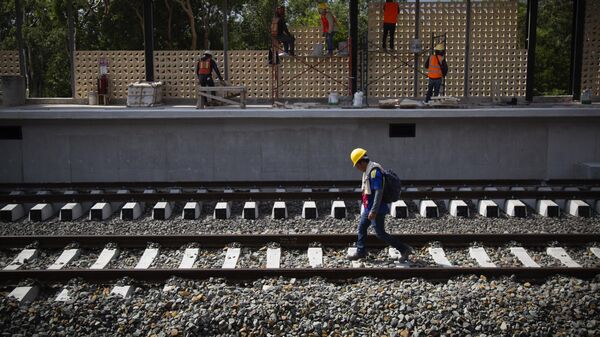 El Gobierno de México impulsa el desarrollo de los trenes de pasajeros en el país. - Sputnik Mundo