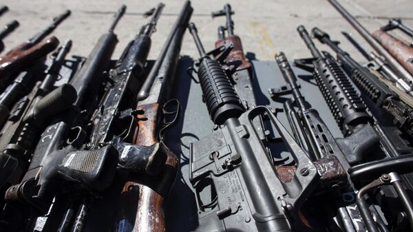 Las autoridades mexicanas detectaron las armas originarias de EEUU. - Sputnik Mundo