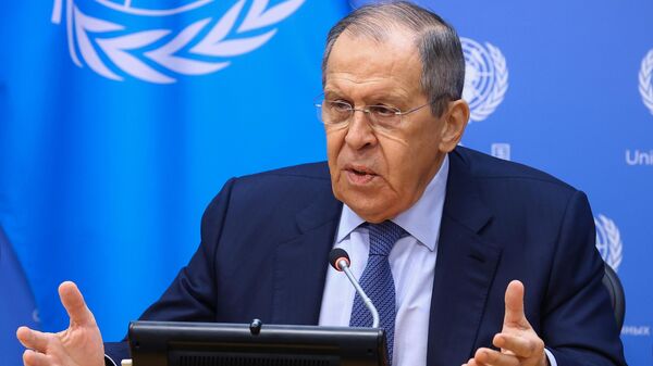 Serguéi Lavrov, el ministro de Asuntos Exteriores ruso, durante la rueda de prensa final en la sede de la ONU  - Sputnik Mundo