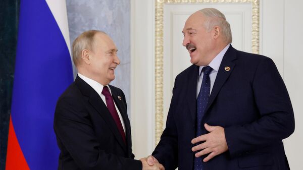  Los presidentes de Rusia y Bielorrusia, Vladímir Putin y Alexandr Lukashenko - Sputnik Mundo