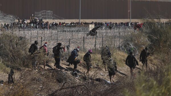 La situación de las personas migrantes en la frontera entre México y EEUU está en uno de sus peores momentos. - Sputnik Mundo