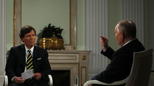 La entrevista que el presidente de Rusia, Vladímir Putin, concedió al famoso periodista estadounidense Tucker Carlson - Sputnik Mundo