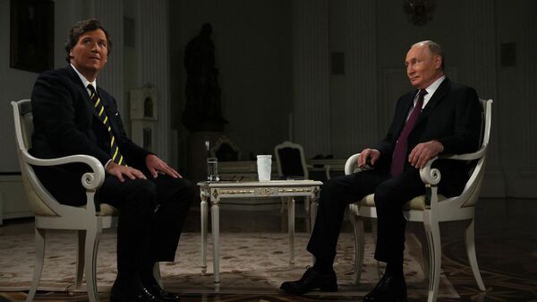 Президент РФ Владимир Путин дал интервью американскому журналисту Такеру Карлсону - Sputnik Mundo