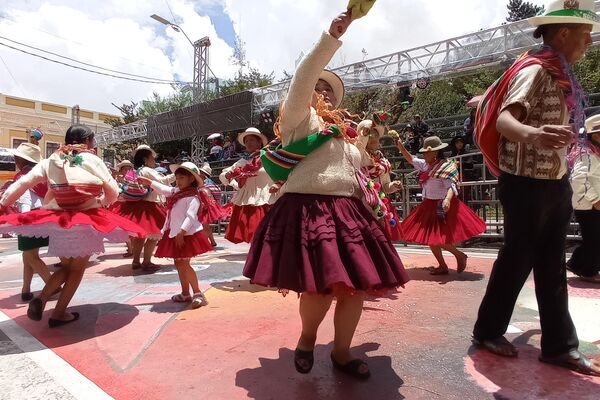 Desfile del Carnaval de Oruro 2024 - Sputnik Mundo