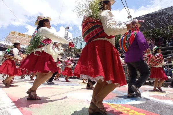Desfile del Carnaval de Oruro 2024 - Sputnik Mundo