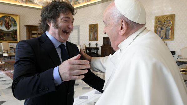 El presidente de Argentina, Javier Milei, se reúne con el papa Francisco - Sputnik Mundo