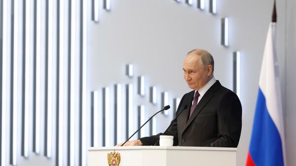 El presidente ruso, Vladímir Putin, durante el mensaje a la Asamblea Federal de Rusia - Sputnik Mundo