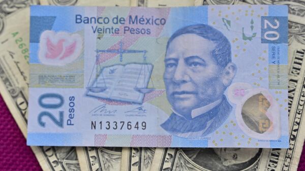 El peso mexicano sigue con una senda positiva este 2024. - Sputnik Mundo