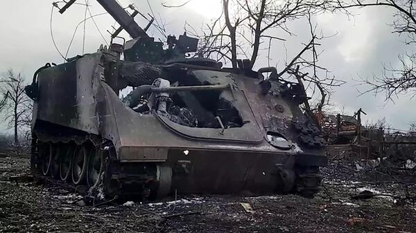 Un vehículo blindado M113 de fabricación de EEUU eliminado - Sputnik Mundo