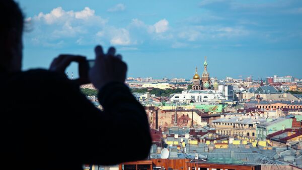 Turista fotografía San Petersburgo - Sputnik Mundo
