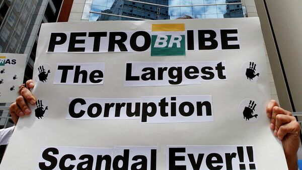 La corrupción en Petrobras generó despidos masivos de hasta 10.200 trabajadores en 2014 - Sputnik Mundo