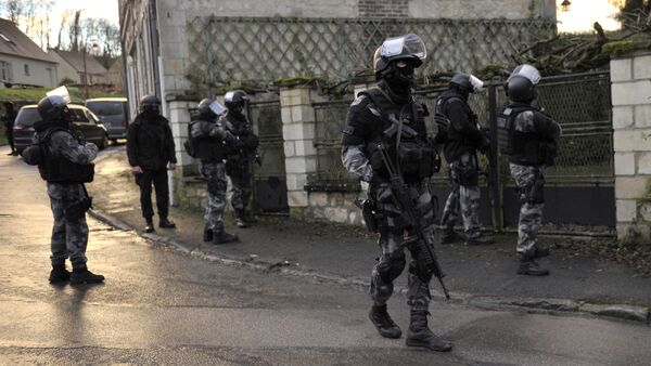 Los miembros de la policía nacional francesa GIPN (Groupe d’Intervention de la Police Nationale) - Sputnik Mundo