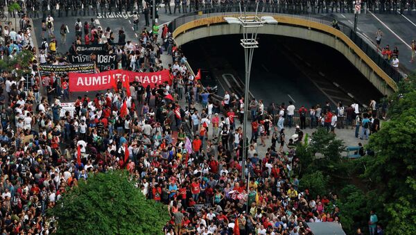 El Movimento Passe Livre de Brasil protesta por segunda vez en el centro São Paulo - Sputnik Mundo